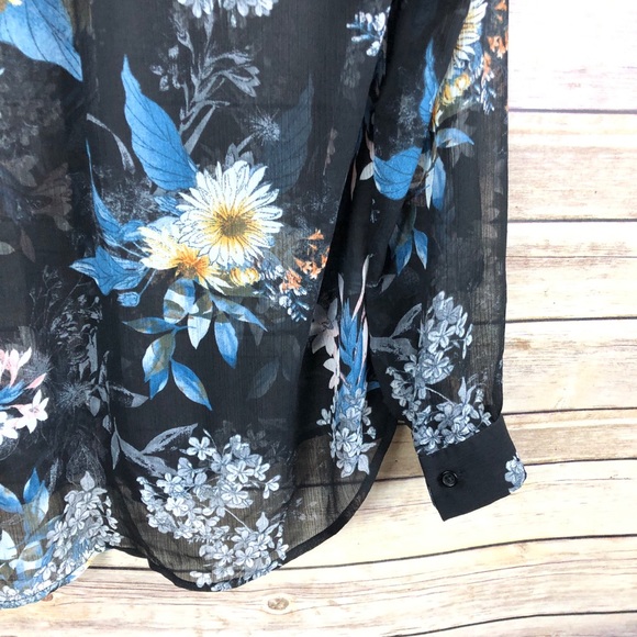 Stitch Fix Kut from the Kloth Sinclair Floral Top - Picture 7 of 7